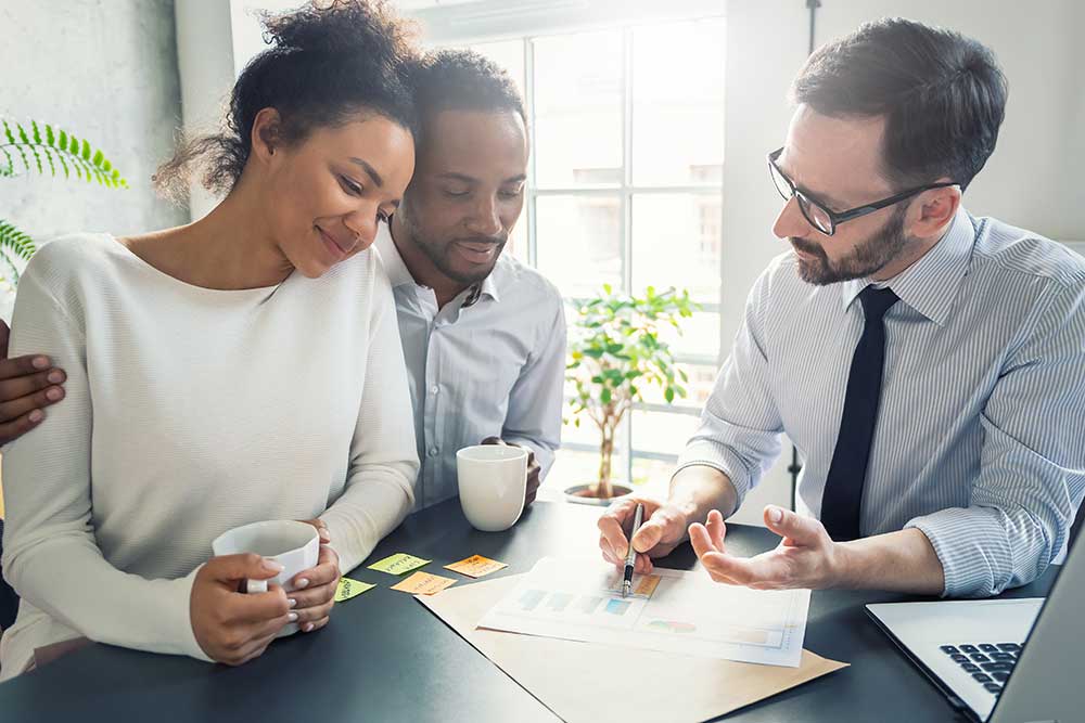 Couple Using A Mortgage Broker